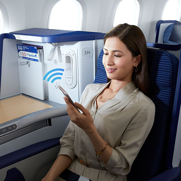 $B%S%8%M%9%/%i%9$GL5NA(BWi-Fi$B$NDs6!$,;O$^$j$^$7$?(B
